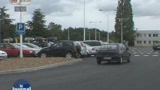 Un parking chez lhabitant [upl. by Aihsal]