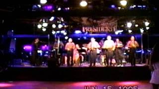 Orquesta Macondo live  Con la misma piedra salsa version [upl. by Akihdar315]