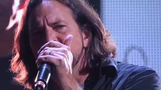 Roger Waters amp Eddie Vedder  Comfortably Numb [upl. by Drawd286]