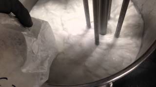 HOMO MIXER VIDEO 제약회사의 TiO2 PEG HPMC POWDER 분산 WITH ETHANOL BASE [upl. by Nuhsyar]