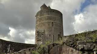 Château Fougères  Tour et Histoire de Mélusine [upl. by Nady]