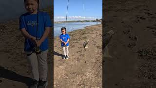 Beach Fishing Adelaide fishingvlog fishingvideo fishingadventures fishingshorts [upl. by Atiniv]