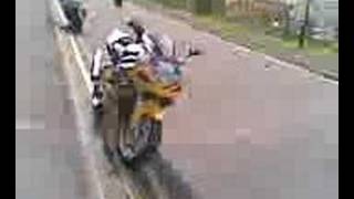 2 gsxr s wheelie practise [upl. by Acinnod]