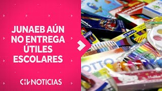 Junaeb aún no entrega los útiles escolares ¿Cuál es la razón  CHV Noticias [upl. by Mackenie314]