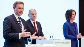 Lindner quotAmbitioniertestes Klimaschutzprogramm einer Industrienationquot  AFP [upl. by Naugan530]