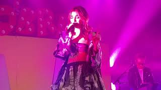 Olivia O’Brien Complicated Avril Lavigne cover Live 4K Detroit Michigan  November 20 2021 [upl. by Meredith824]