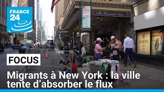 Accueil des migrants à New York  la ville tente d’absorber le flux • FRANCE 24 [upl. by Eimar]