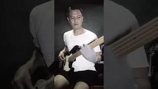 Flea Bass slap soloOut in LaRHCPBass covershorts music basscover basspractice [upl. by Alioz]