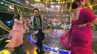 Taarak Mehta Ka Ooltah Chashmah Team Ne Khela Show Par Garba  Kaun Banega Crorepati Season 13 [upl. by Venetis]