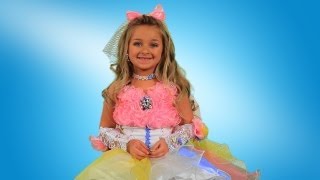 Toddlers amp Tiaras Isabella Barrett is a Glitzy Girl [upl. by Perle]