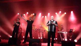 VNV Nation live  Hamburg 300911  Publikum singt [upl. by Spanjian982]