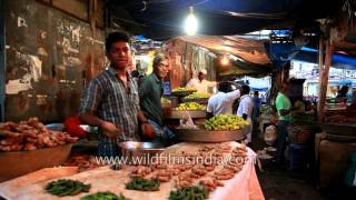 Hawkers selling vegetables and spices in a vegetable market Coimbatore [upl. by Fried]