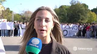 Cedono le fogne del Liceo Troya di Andria liquami in vista durante le lezioni studenti in protesta [upl. by Amsab738]