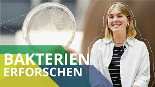 Kannibalistische Bazillen 🦠  Auf Arbeit mit … Mikrobiologin Lena Friebel [upl. by Kragh]