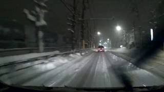 東京の雪道走行。八王子市石川町から日野市旭ヶ丘へ [upl. by Nosneh]