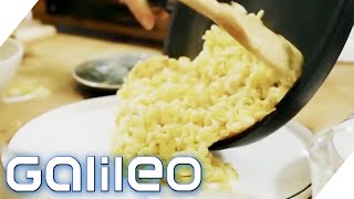 Die perfekten Käsespätzle  So einfach gehts  Galileo  ProSieben [upl. by Renfred]