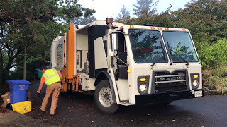 Heiberg Garbage amp Recycling Jimmy Heiberg in a Labrie Expert 2000 [upl. by Arakaj]