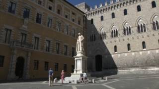 Il Restauro della statua di Sallustio Bandini in Piazza Salimbeni [upl. by Narrat]