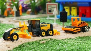 Mini construction vehicles toy making roads  รถก่อสร้างจิ๋วทำถนน [upl. by Rosemary901]