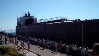 MV Paul Tregurtha arriving Duluth with Captains Salute horn blast [upl. by Perle891]