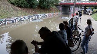 Ulewa stulecia nadchodzi  apel wojewody do mieszkańców o przygotowanie się na ekstremalne warunki [upl. by Lohrman42]