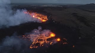 Nova erupção vulcânica perto de Grindavik na Islândia [upl. by Avron]