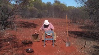 PROSPECTING FOR GOLD BY LOAMING IN WESTERN AUSTRALIA [upl. by Mchugh639]