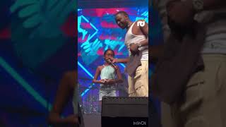 Quel spectacle magique une fille de 9ans danse comme grande au show Dadju et Tayc [upl. by Beshore]