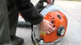 Stihl back pack blower start [upl. by Lundt]