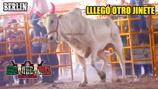 Le dio miedo montar al Berlín y lo bajaron LOS DESTRUCTORES en Querétaro 28 Abril 2024  Jaripeo [upl. by Ecyac]