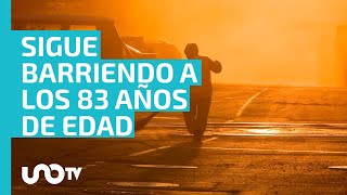 Con 83 años José Sánchez es una persona de la tercera edad que sigue limpiando las calles de Toluca [upl. by Samp]