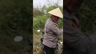 Viral Kapolres serang Berikan Pupuk kepada petani shorts trending news breakingnews pertanian [upl. by Gary]