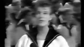 Morten Harket sings Mitt Hjerte Alltid Vanker and Her kommer julen in 1987 [upl. by Anitniuq]