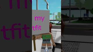 RANDOM SPIELER bewerten MEIN OUTFIT😳 shorts roblox brookhaven [upl. by Docila]