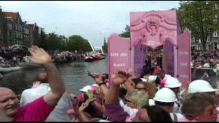 Canal Parade 2011  Confetti Streamers and Inflatables [upl. by Aicenek]