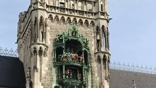 München Glockenspiel am Marienplatz [upl. by Cheney]