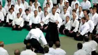 aikido  Tamura  ryote dori kokyunage  Lesneven 2008 [upl. by Ennairek]