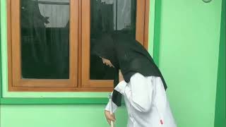 Muslim Woman Suffers Heart Attack While Sweeping [upl. by Krause]