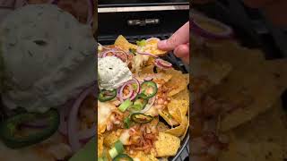 Nachos van de BBQ  Bij wie is de volgende barbecue 😍 [upl. by Nimaynib]