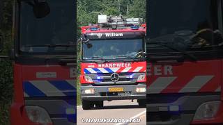 TS Brandweer Amsterdam kazerne Willem en onopvallend Politie voertuig met spoed emergency [upl. by Neetsuj]