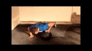 Plyometrisches Training  MedBall Pushups [upl. by Macmillan586]