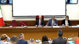 Decreto concessioni il “no” dei balneari arriva a Roma [upl. by Ahsied]