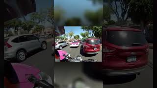 Chocó con un taxi por pelear con un motociclista [upl. by Anaxor]