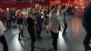 dancing quotil covoquot con ALFA Music balli di gruppo bambina amp tiburon [upl. by Sherburne230]