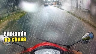 COMO PILOTAR A MOTO BIZ NA CHUVA COM SEGURANÇA  PILOTANDO MOTO NA CHUVA [upl. by Tomchay22]