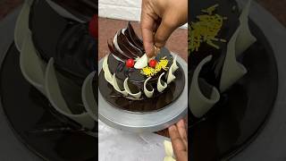 Chocolate garnish cake decoration ideas chocolatecake cake shorts youtubeshorts [upl. by Elletnuahs]