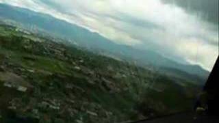 Cockpit view of a jet Landing in Toncontin Tegucigalpa Honduras [upl. by Son]