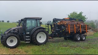 Brennholzfahren mit Valtra G125 eco  BMF 12T2 Rückewagen [upl. by Melnick]