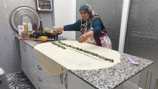 PİLAV IÇLİ BÖREK YAPTIM  FARKLI BÖREK TARİFLERİ PİRİNÇLİ VE PAZILI BÖREK TARİFİ [upl. by Ramsden]