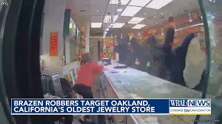 CA Robbers target Oakland Jewelry Store [upl. by Truc]